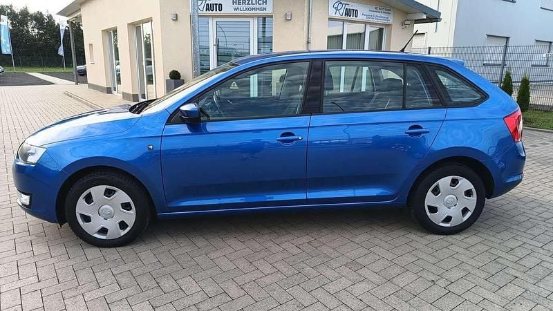 Gebraucht Skoda Rapid 105 PS (77 kW) 2013 Raceblau metallic Kleinwagen