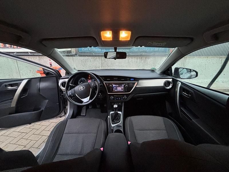 Gebraucht Toyota Auris 132 PS (97 kW) 2012 Braun Kombi