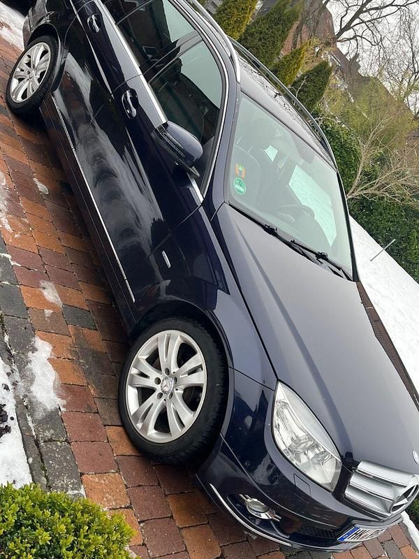 Gebraucht Mercedes C250 204 PS (150 kW) 2010 Blau Kombi