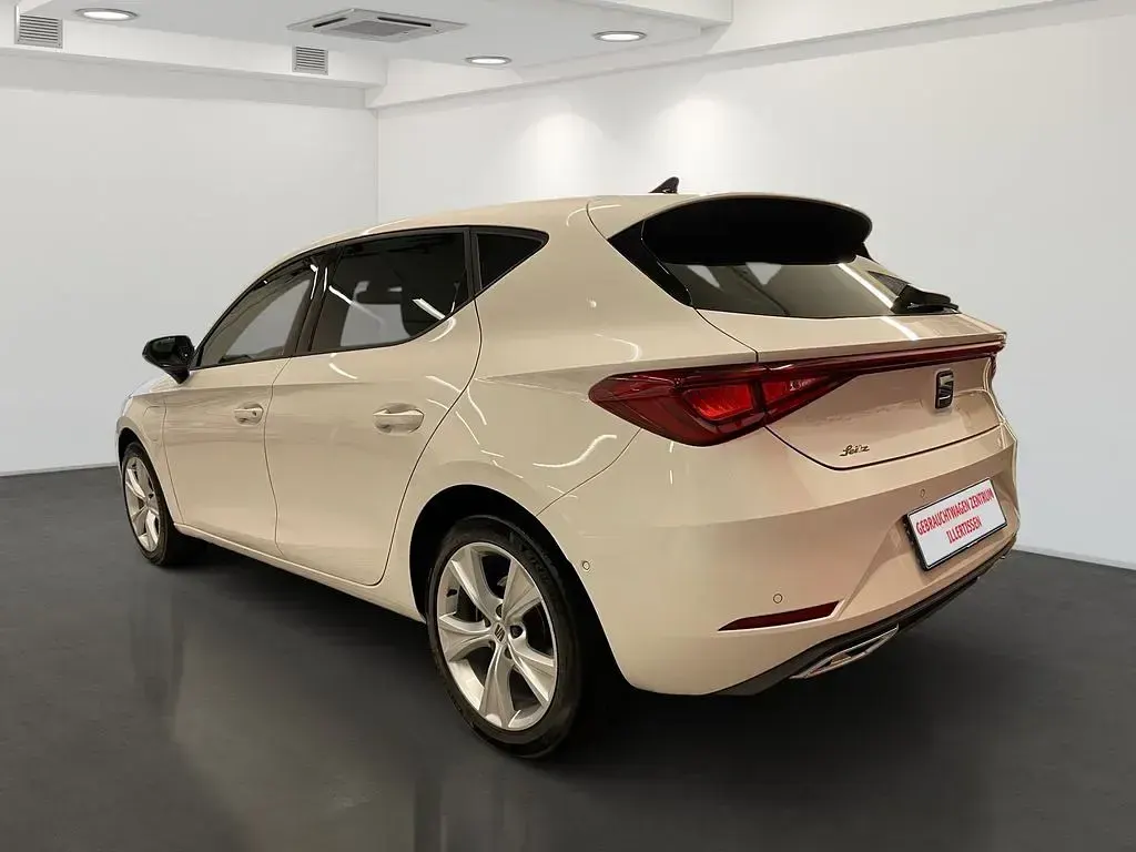 Gebraucht Seat Leon FR 204 PS (150 kW) 2023 Weiß Limousine