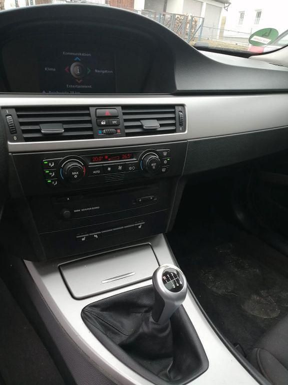 Gebraucht BMW 320 150 PS (110 kW) 2005 Schwarz Limousine