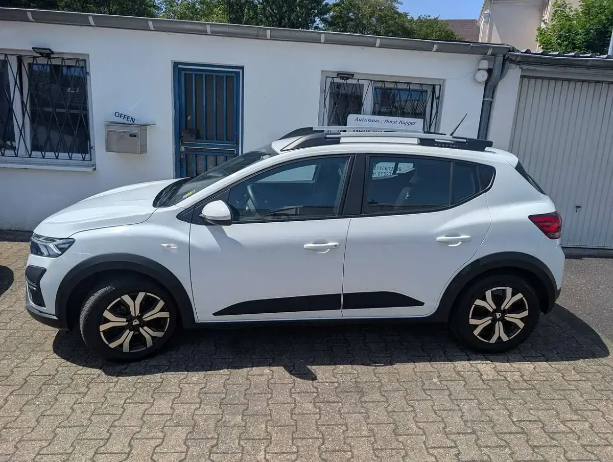 Gebraucht Dacia Sandero Comfort 101 PS (74 kW) 2021 Gletscherweiss SUV