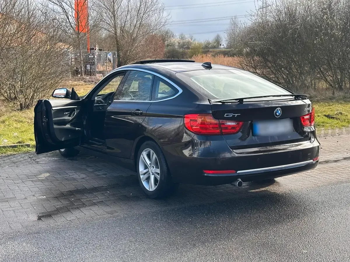 Gebraucht BMW 320 Luxury Line 184 PS (135 kW) 2015 Limousine