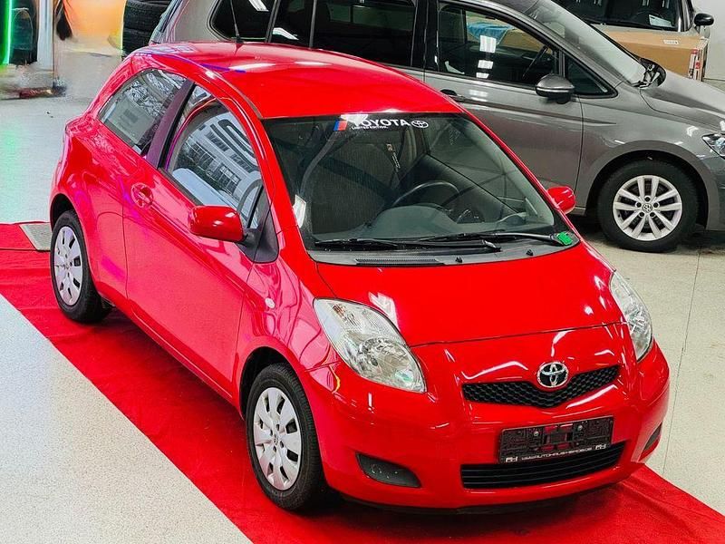 Gebraucht Toyota Yaris Sol 101 PS (74 kW) 2009 Rot Kleinwagen