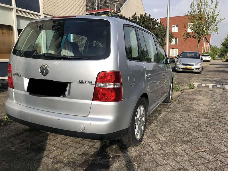 Gebraucht VW Touran Trendline 116 PS (85 kW) 2004 Silber Van / Kleinbus