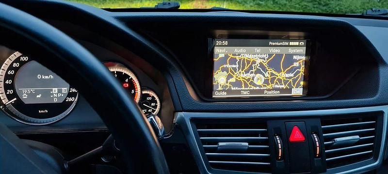 Gebraucht Mercedes E300 231 PS (169 kW) 2011 Grau Limousine