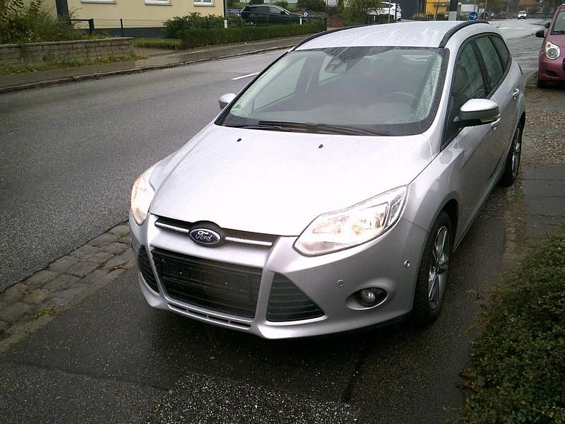 Gebraucht Ford Focus SYNC Edition 125 PS (91 kW) 2013 Silber Kombi