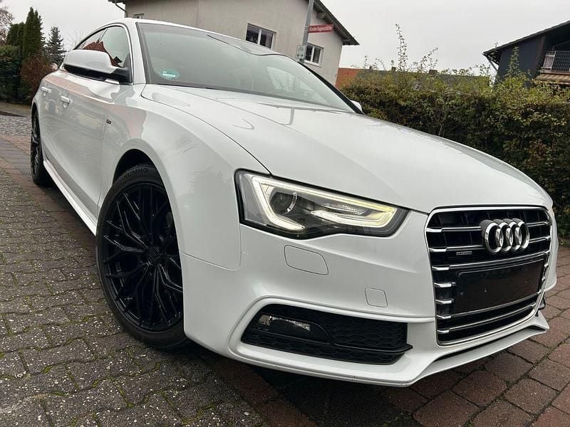 Weiß Gebraucht 2015 Audi A5 Sportback S-Line Kleinwagen | 14.490 € (Guter Preis) - Bild 1/4