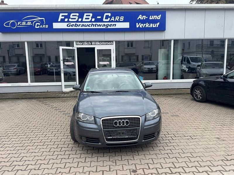 Grau Gebraucht 2005 Audi A3 Sportback Ambition Limousine | 950 € (Superpreis) - Bild 1/4
