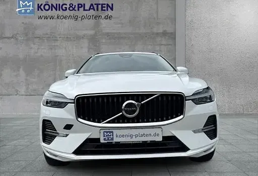 Gebraucht Volvo XC60 Core 197 PS (144 kW) 2023 Crystal white (weiß) SUV