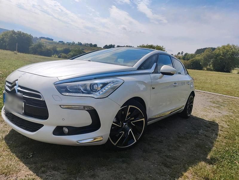 Weiß Gebraucht 2025 Citroën DS5 Kleinwagen | 8.500 € - Bild 1/4