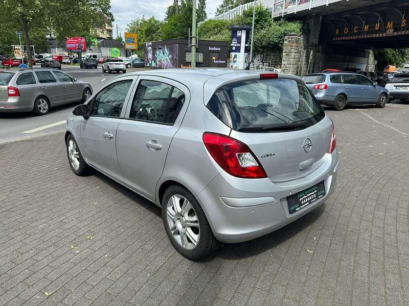 Gebraucht Opel Corsa Edition 80 PS (58 kW) 2008 Starsilber iii m2 Kleinwagen