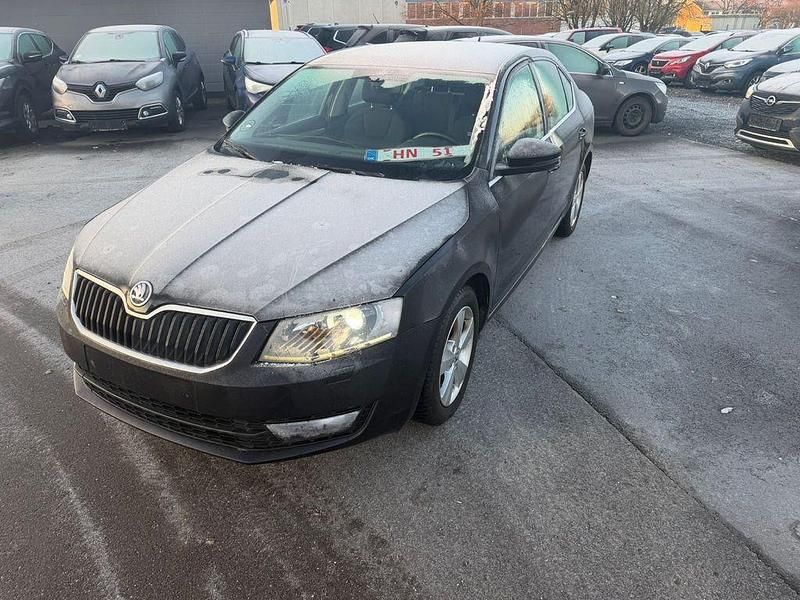 Schwarz Gebraucht 2016 Skoda Octavia Style Limousine | 5.100 € (Guter Preis) - Bild 1/4