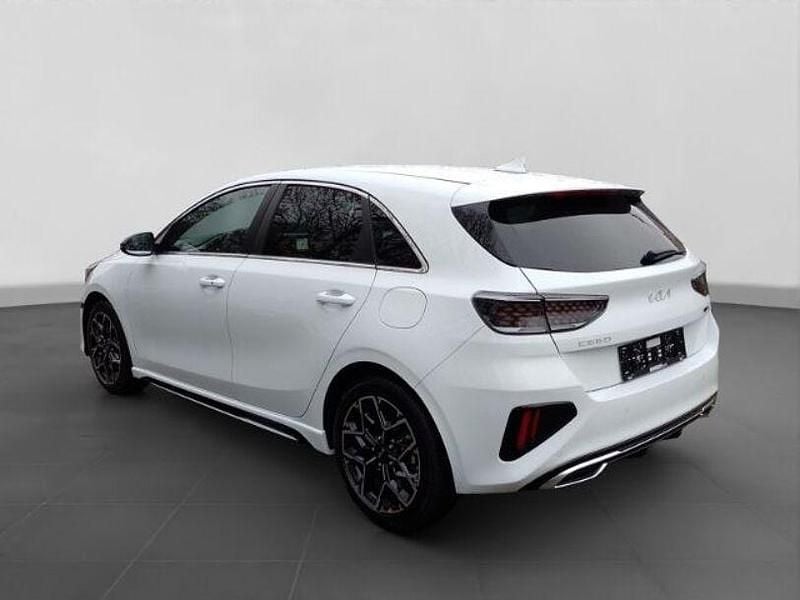 Gebraucht Kia Ceed GT-Line 140 PS (102 kW) 2024 Weiss Kleinwagen