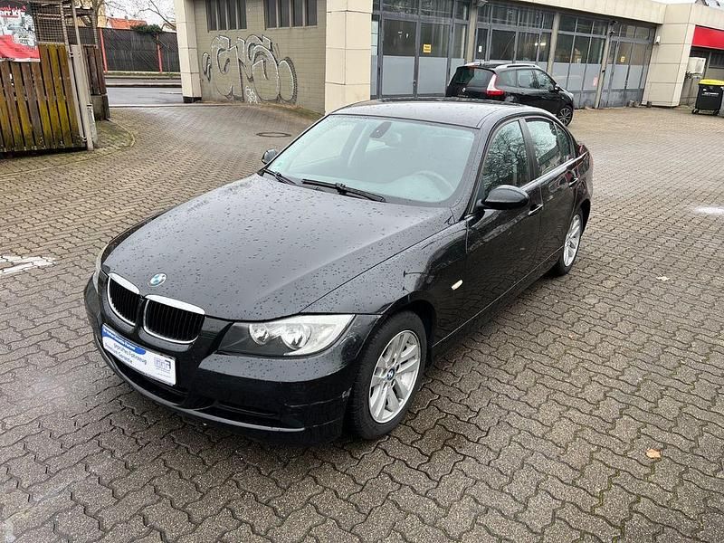 Second-hand BMW 318 129 CP (94 kW) 2006 Negru Berlinǎ