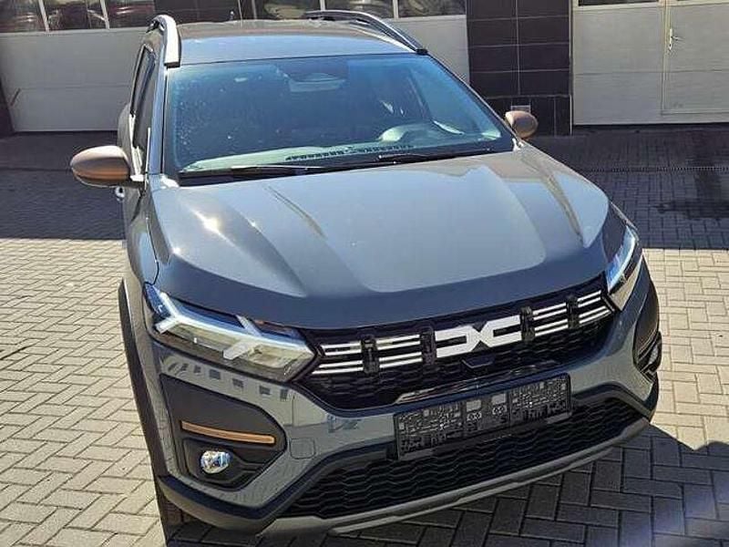 Gebraucht Dacia Jogger Extreme 141 PS (103 kW) 2025 Städtisches grau Van / Kleinbus
