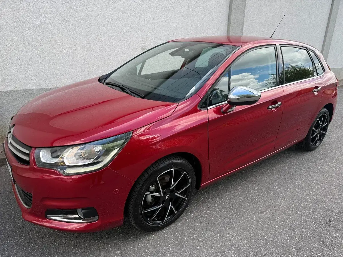 Gebraucht Citroën C4 SELECTION 120 PS (88 kW) 2015 Rot Kombi