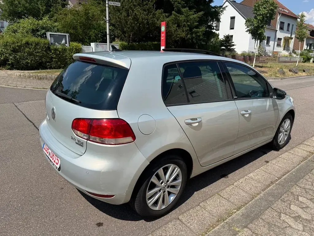Gebraucht VW Golf VI Style 140 PS (102 kW) 2011 Silber Limousine