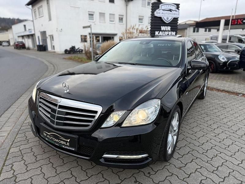 Gebraucht Mercedes E300 Avantgarde 231 PS (169 kW) 2011 Schwarz Limousine