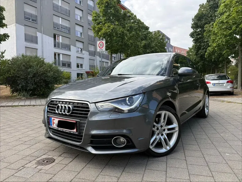 Gebraucht Audi A1 S-Line 122 PS (89 kW) 2011 Grau Kleinwagen