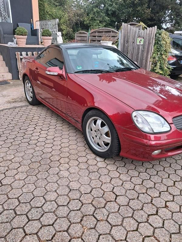 Rot Gebraucht 2000 Mercedes SLK200 Cabrio | 2.555 € (Guter Preis) - Bild 1/4