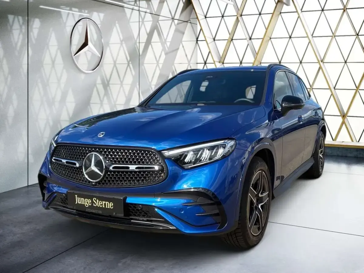 Gebraucht Mercedes GLC300 AMG 269 PS (197 kW) 2025 Blau SUV