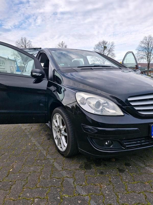 Schwarz Gebraucht 2006 Mercedes B170 Van / Kleinbus | 3.400 € (Guter Preis) - Bild 1/4