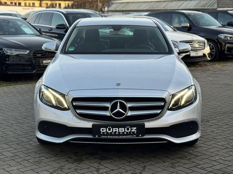 Gebraucht Mercedes E220 Avantgarde 194 PS (142 kW) 2018 Silber Limousine