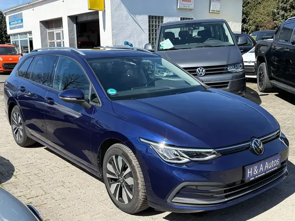 Gebraucht VW Golf VIII Move 150 PS (110 kW) 2023 Atlantic blue Kombi