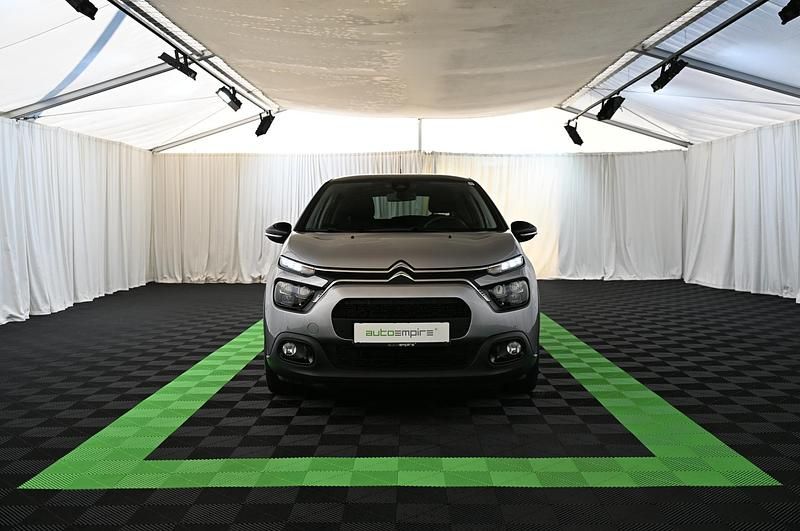 Gebraucht Citroën C3 Shine 110 PS (80 kW) 2023 Grau Kleinwagen