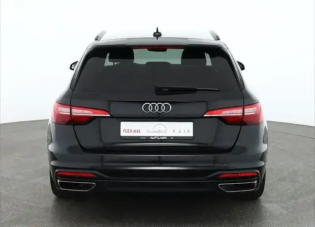 Używany Audi A4 Comfort 204 KM (150 kW) 2023 Czarny Kombi