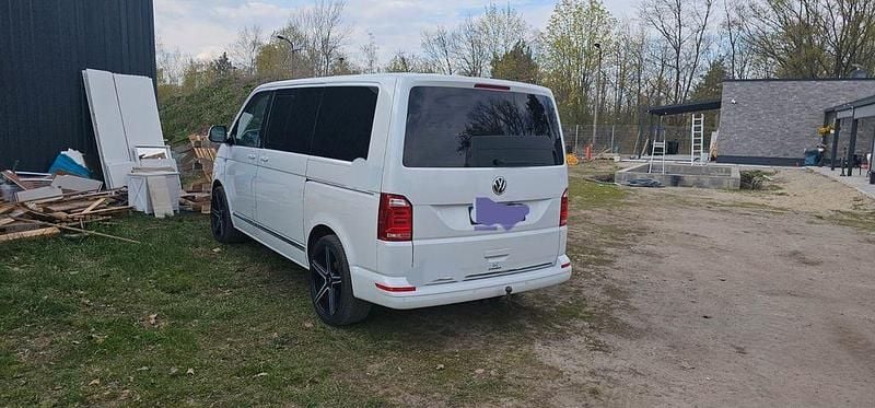 Second-hand VW T6 201 CP (147 kW) 2018 Negru Van