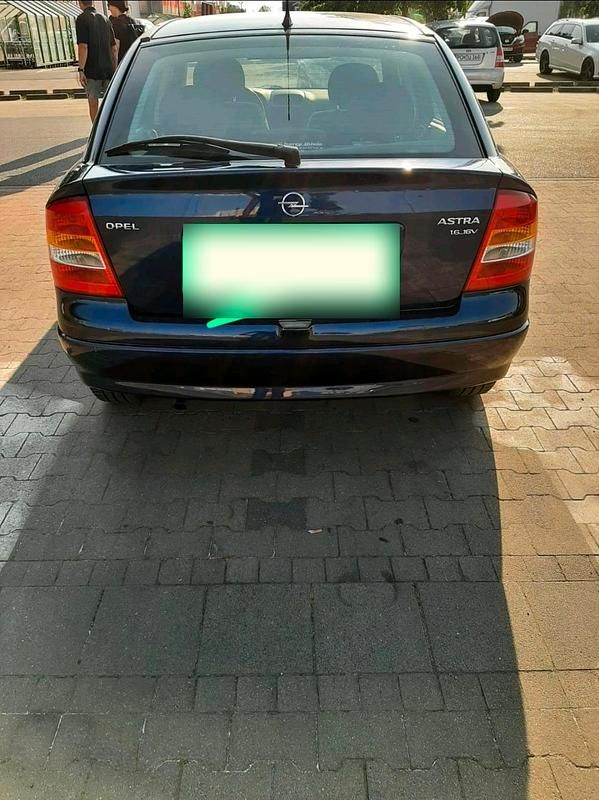Gebraucht Opel Astra 101 PS (74 kW) 2001 Blau Kleinwagen