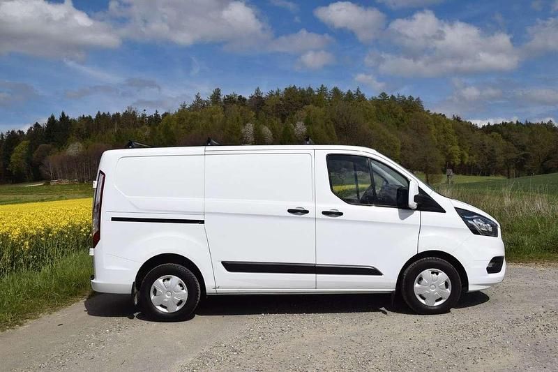 Gebraucht Ford Transit Custom Trend 131 PS (96 kW) 2019 Frostweiß Van / Kleinbus