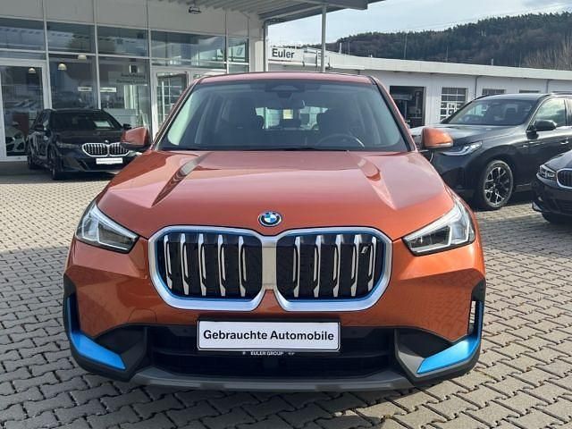 Używany BMW iX1 Performance 200 kW (272 KM) 2023 Pomarańczowy SUV