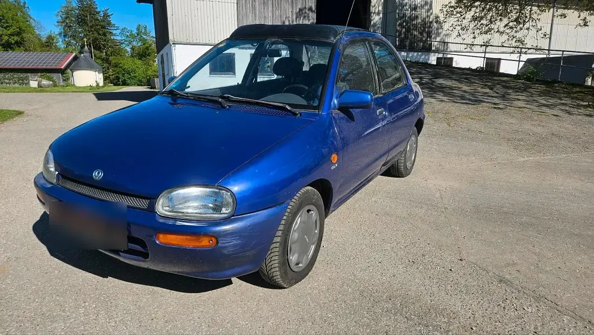 Second-hand Mazda 121 63 CP (46 kW) 1993 Mov Berlinǎ