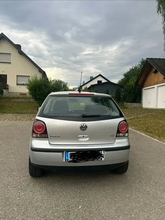Gebraucht VW Polo Comfortline 64 PS (47 kW) 2005 Silber Kleinwagen