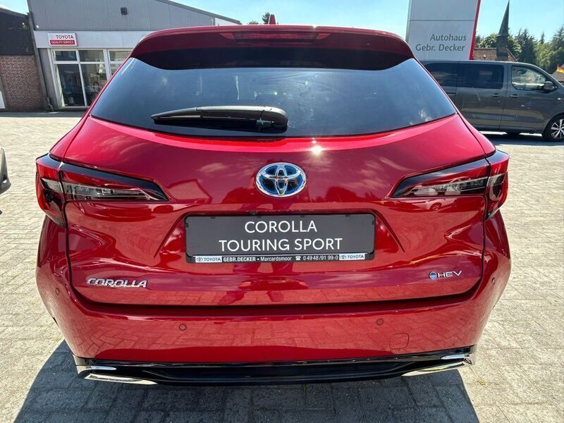 Neu Toyota Corolla 196 PS (144 kW) 2025 Karminarot metallic Kombi