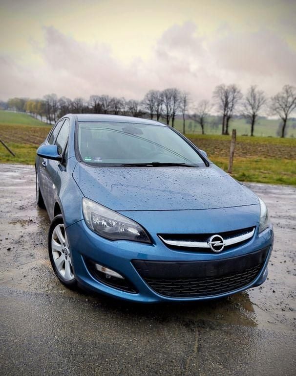 Gebraucht Opel Astra Selection 110 PS (80 kW) 2015 Blau Limousine