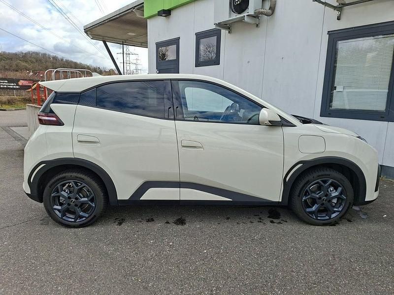 Gebraucht BYD Dolphin Surf Comfort 114 kW (156 PS) 2025 Beige Kleinwagen