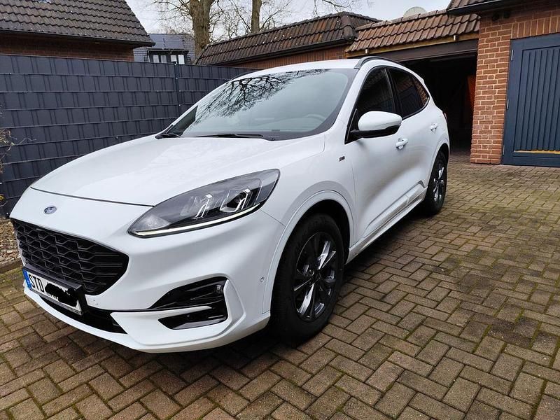 Weiß Gebraucht 2020 Ford Kuga ST-Line SUV | 19.800 € (Fairer Preis) - Bild 1/4