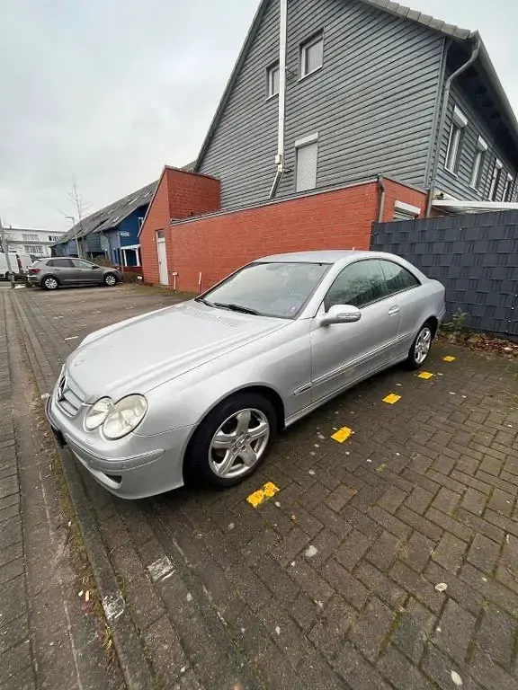 Gebraucht Mercedes CLK200 163 PS (119 kW) 2007 Silber Coupé