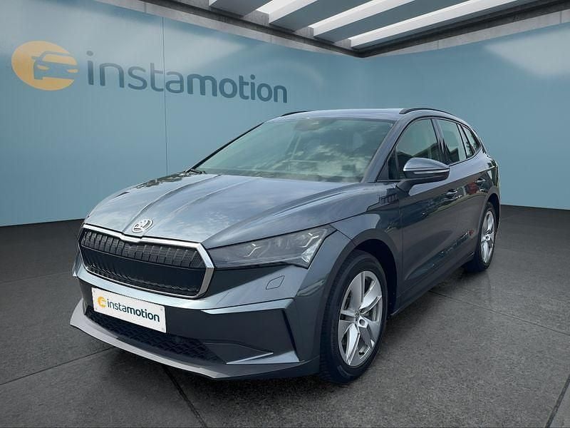 Grau Gebraucht 2022 Skoda Enyaq iV Loft SUV | 25.549 € (Guter Preis) - Bild 1/4
