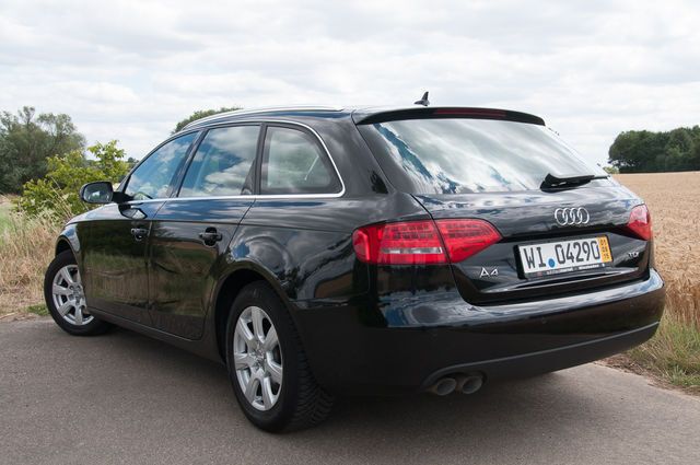 Gebraucht Audi A4 143 PS (105 kW) 2011 Schwarz metallic Kombi