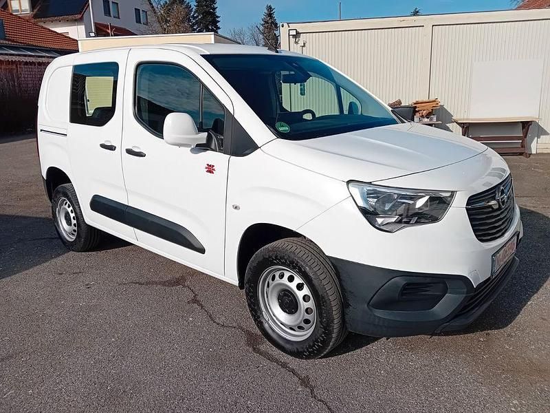 Gebraucht Opel Combo Edition 131 PS (96 kW) 2021 Weiß Van / Kleinbus