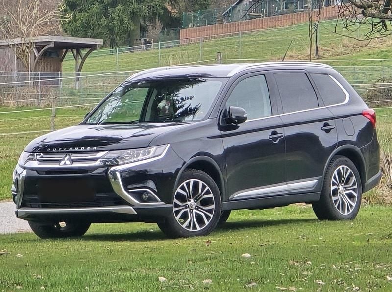 Gebraucht Mitsubishi Outlander 150 PS (110 kW) 2016 Schwarz SUV