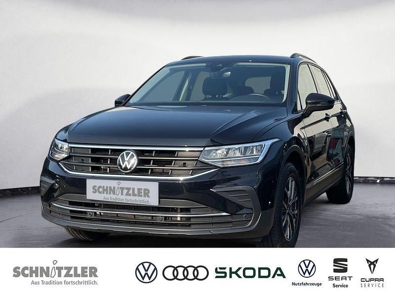 (schwarz) deep black perleffekt Gebraucht 2023 VW Tiguan Life SUV | 23.950 € (Superpreis) - Bild 1/4
