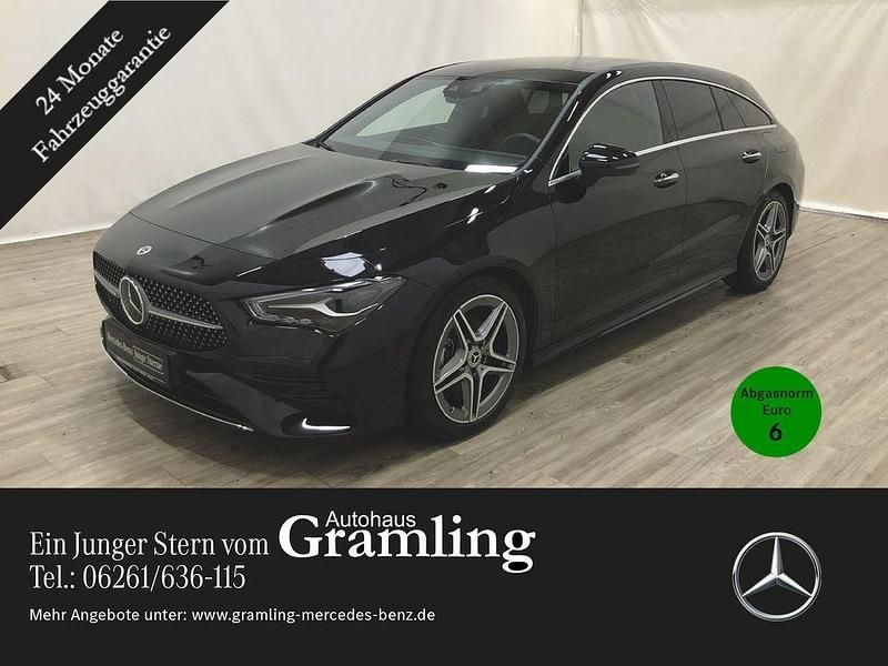 Kosmosschwarz (metallic) Gebraucht 2024 Mercedes CLA180 Shooting Brake AMG Kombi | 32.489 € - Bild 1/4