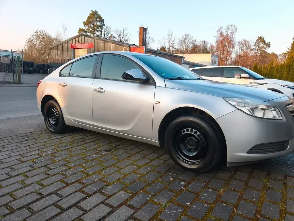 Gebraucht Opel Insignia 116 PS (85 kW) 2009 Silber Limousine