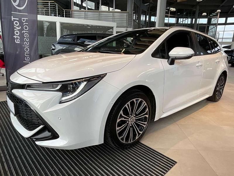 Gebraucht Toyota Corolla Plus 116 PS (85 kW) 2020 Schneeweiß Kombi